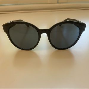 AJ Morgan Black Beezie Sunglasses - like new